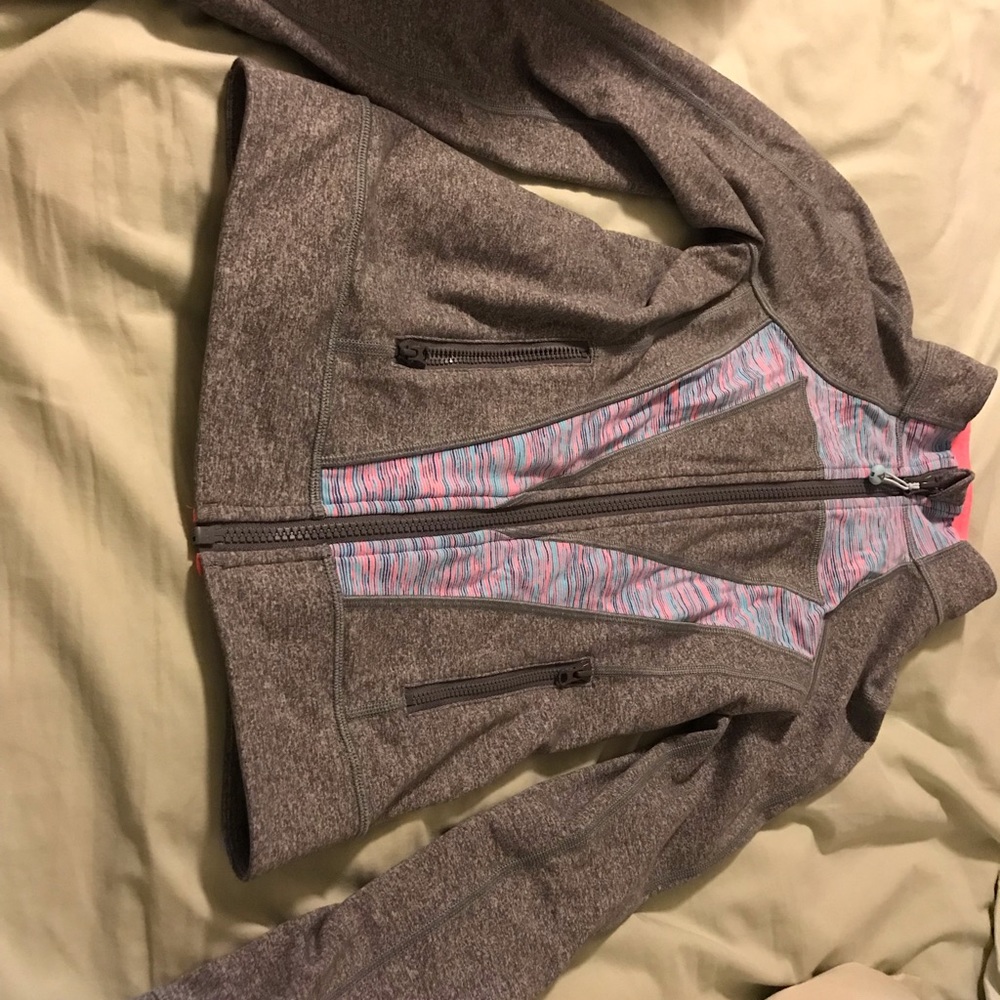 Ivivva girl’s jacket size 10 excellent condition